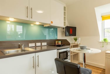 1 bed studio, Lower North Street, City Centre, Exeter, EX43EU - Image 2